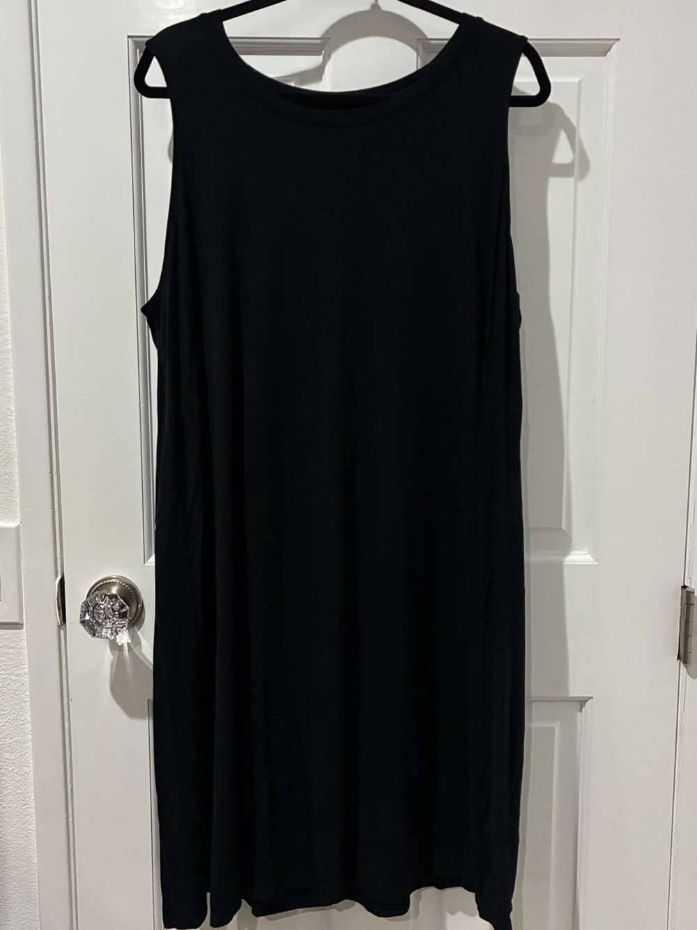 Ava & Viv Black Sleeveless Midi Dress